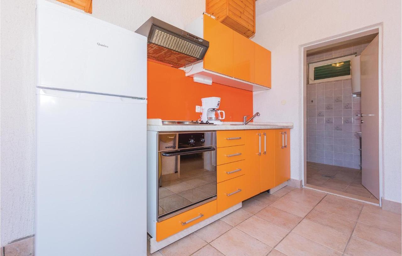 Lovely Apartment In Rogoznica With Wifi المظهر الخارجي الصورة