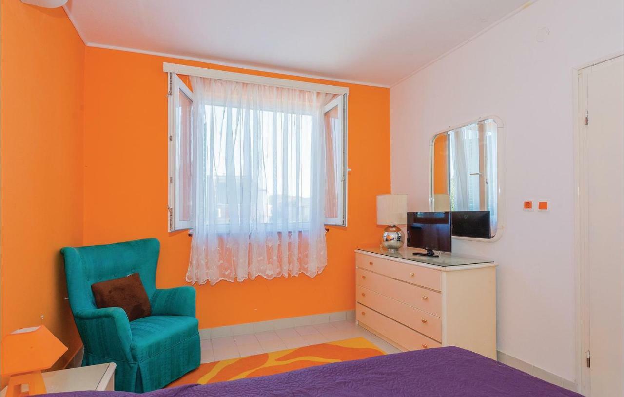 Lovely Apartment In Rogoznica With Wifi المظهر الخارجي الصورة